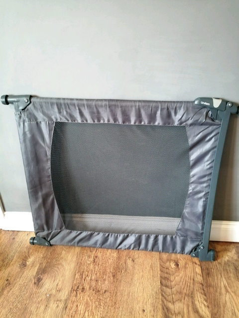 lindam flexiguard portable safety barrier
